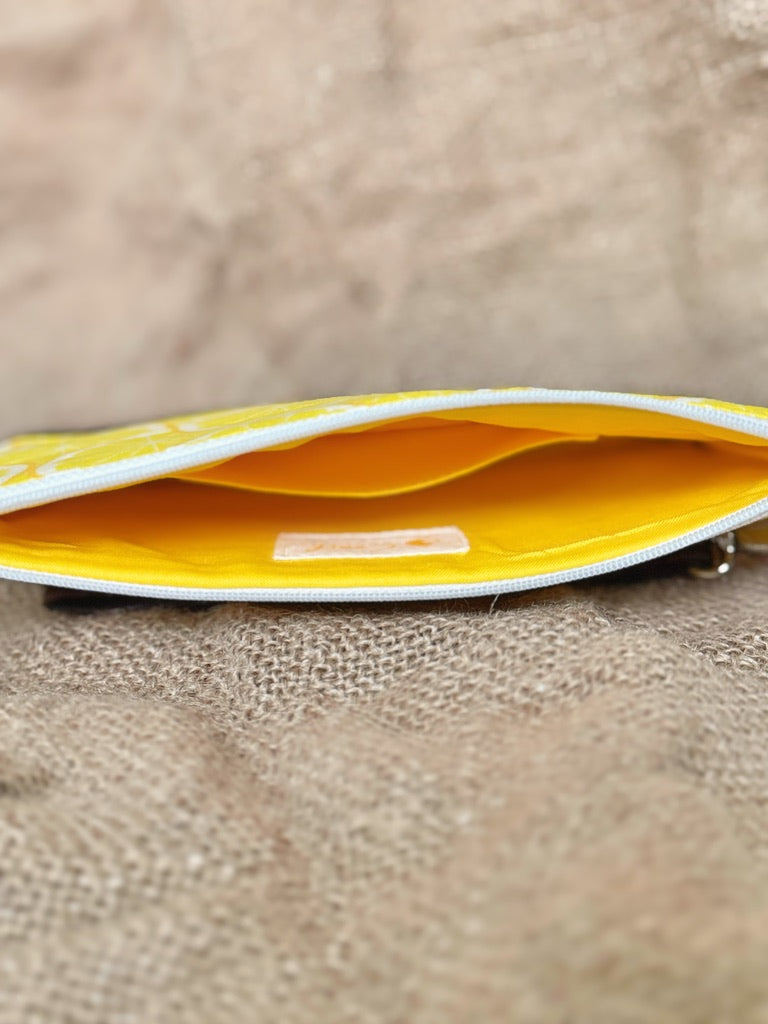 Lemon Slice Wristlet Conch Couture